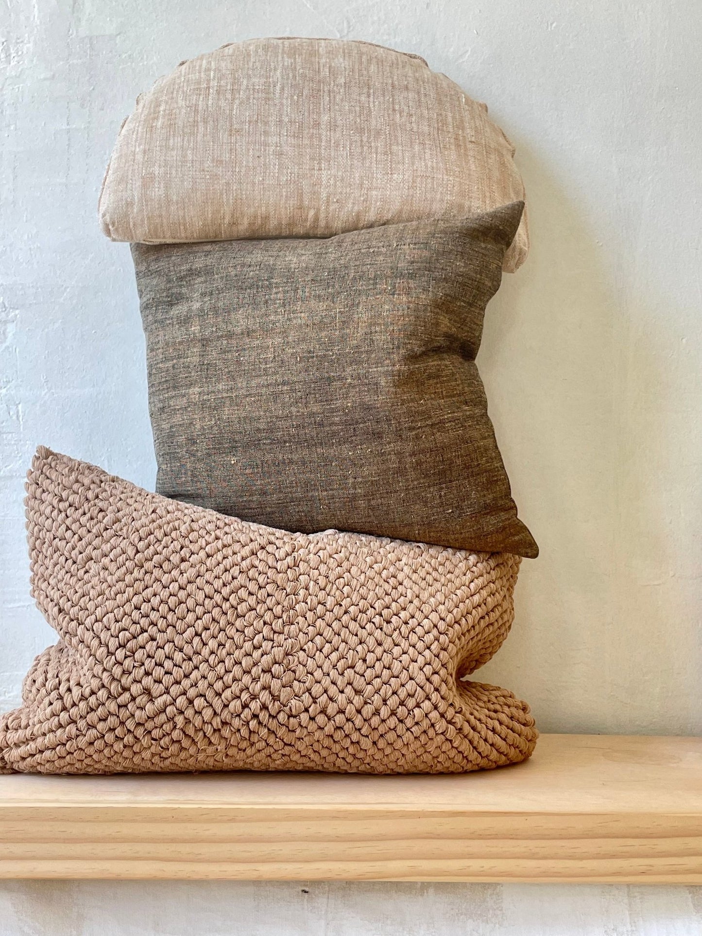 Earth pillow - Charcoal - Behind the Hill